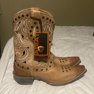 ARIAT BOOTS